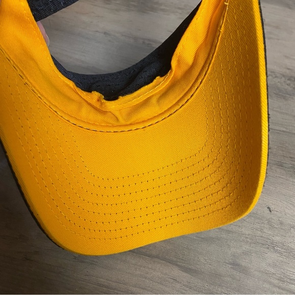 Michigan Wolverines Hat Cap blue visor adjustable. Golf Visor - Picture 7 of 10